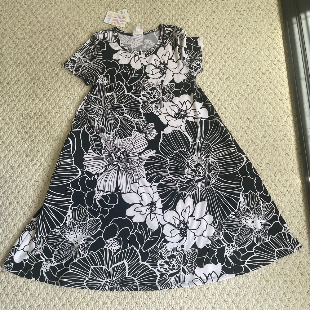 New with tags lularoe tshirt dress.